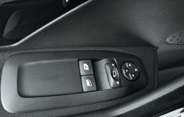 peugeot-208-affaire-1-2-puretech-82ch-s-s-premium-pack-euro6c - 922594713