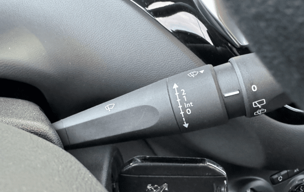 peugeot-208-affaire-1-2-puretech-82ch-s-s-premium-pack-euro6c - 922594713