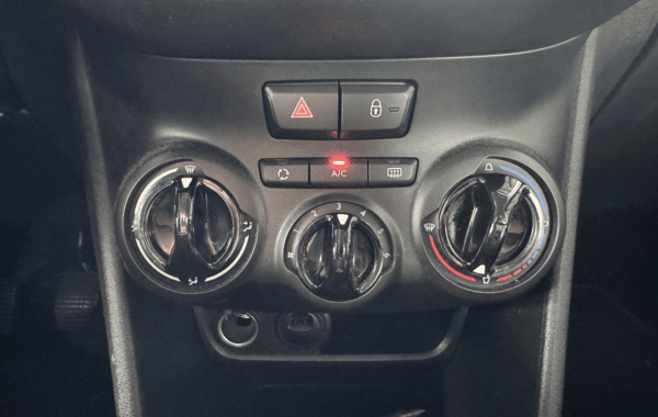 peugeot-208-affaire-1-2-puretech-82ch-s-s-premium-pack-euro6c - 922634713