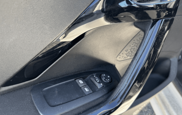 peugeot-208-affaire-1-2-puretech-82ch-s-s-premium-pack-euro6c - 922634713