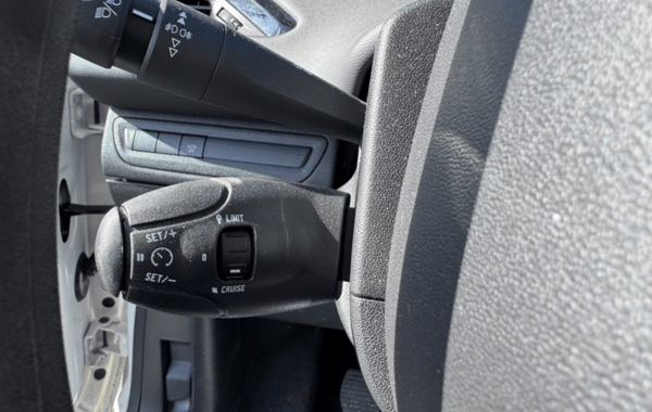 peugeot-208-affaire-1-2-puretech-82ch-s-s-premium-pack-euro6c - 922634713