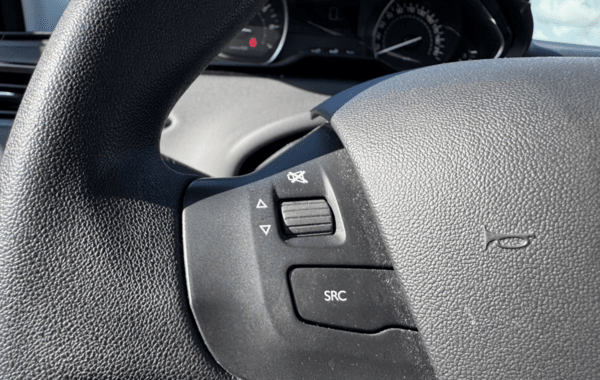 peugeot-208-affaire-1-2-puretech-82ch-s-s-premium-pack-euro6c - 922634713