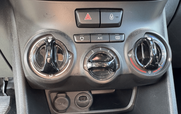 peugeot-208-affaire-1-2-puretech-82ch-s-s-premium-pack-euro6c - 922634713