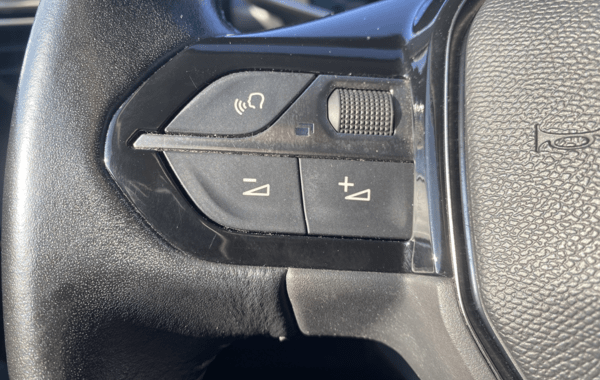 peugeot-208-e-208-136ch-allure - 922724713