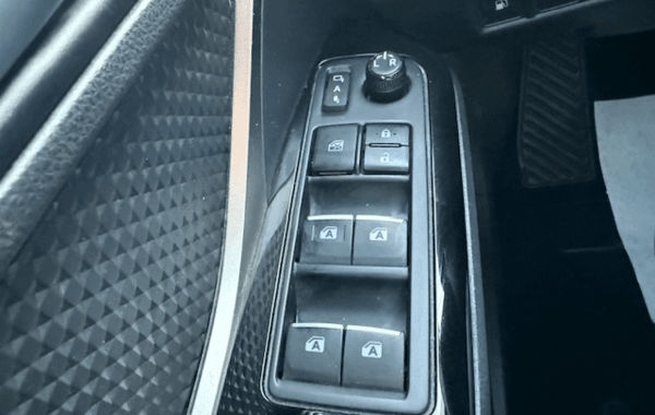 toyota-c-hr-122h-edition-2wd-e-cvt - 922844713