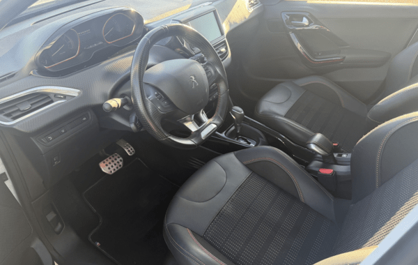 peugeot-2008-1-2-turbo-130ch-e6-c-gt-line-s-s-eat6 - 923904713