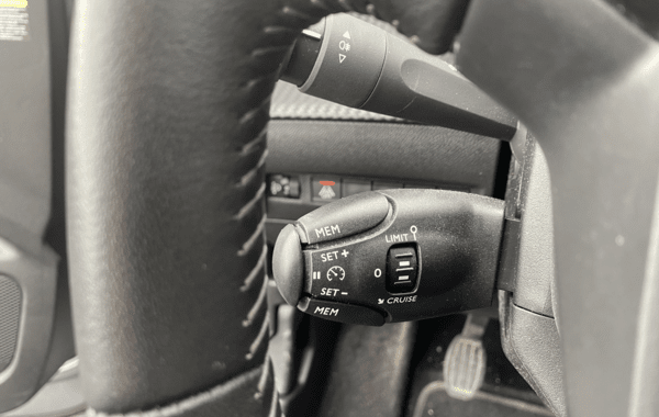 peugeot-2008-1-2-puretech-130ch-s-s-allure - 924534713