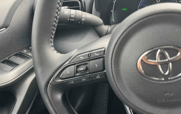 toyota-yaris-cross-130h-design-my25 - 924644713