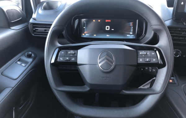 citroen-berlingo-taille-m-1-5-bluehdi-130ch-s-s-plus-5-places - 925404713