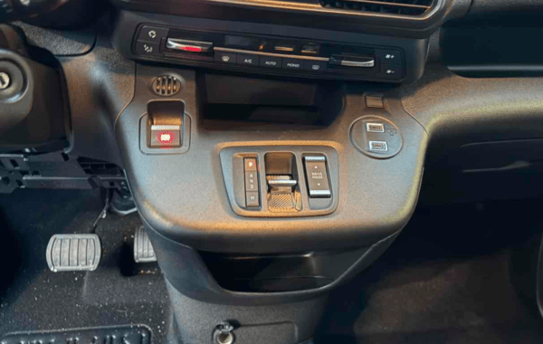 citroen-berlingo-taille-m-1-5-bluehdi-130ch-s-s-max-eat8-5-places - 926454713