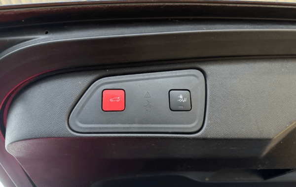 peugeot-3008-1-5-bluehdi-130ch-s-s-gt-pack-eat8 - 927274713