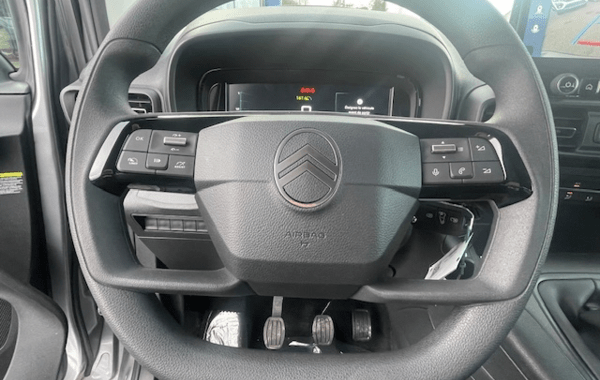 citroen-berlingo-m-1-5-bluehdi-100ch-s-s-plus-5-places - 928024713