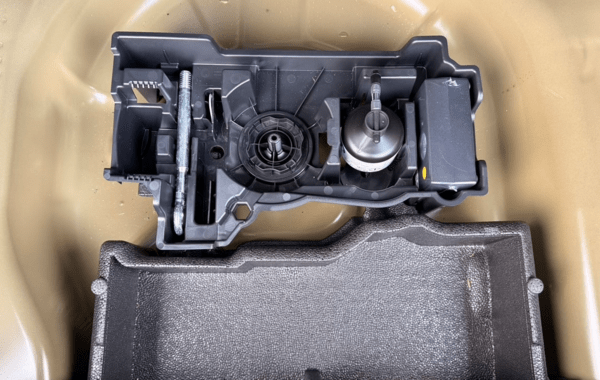 peugeot-2008-1-2-hybrid-145ch-allure-e-dcs6 - 929184713