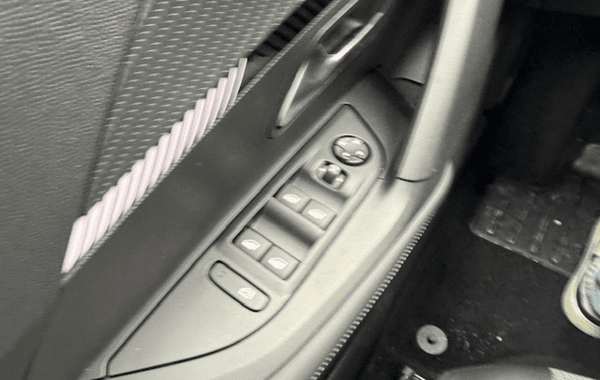 peugeot-2008-1-2-hybrid-145ch-allure-e-dcs6 - 929244713