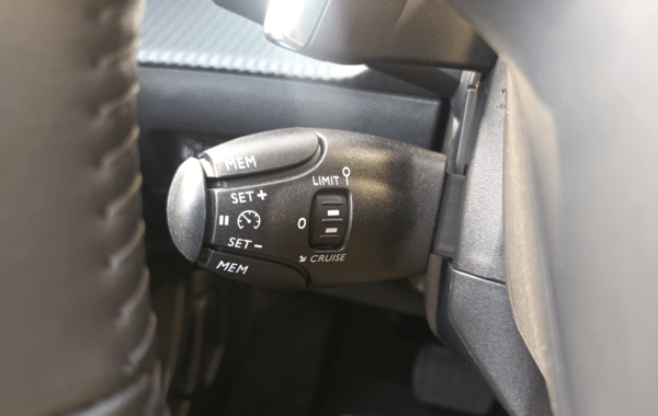 peugeot-2008-1-2-hybrid-145ch-allure-e-dcs6 - 929264713