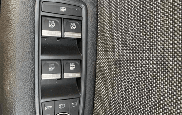 renault-symbioz-1-8-e-tech-full-hybrid-160ch-techno-25 - 930074713