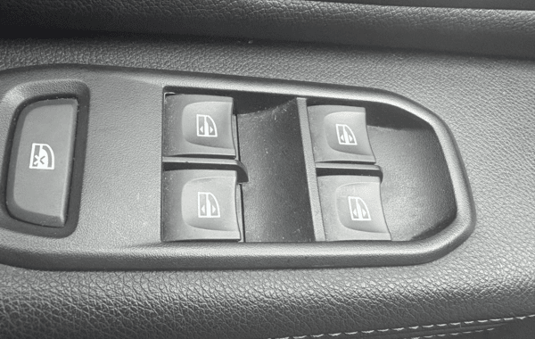 dacia-duster-1-5-blue-dci-115ch-15-ans-4x2-e6u - 931054713