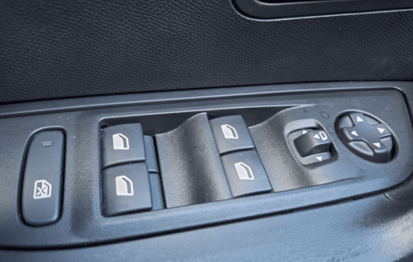 peugeot-2008-1-2-hybrid-145ch-allure-e-dcs6 - 931534713