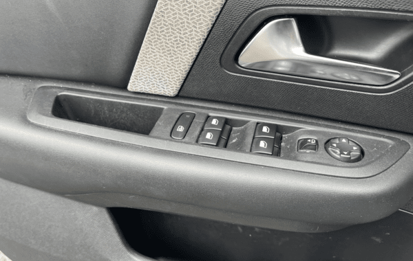 citroen-c4-bluehdi-130ch-s-s-shine-eat8 - 932504713