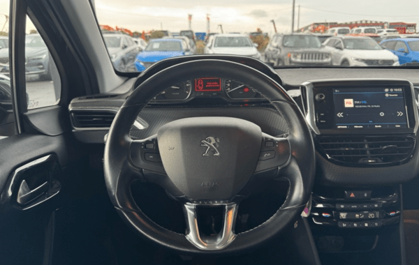 peugeot-208-1-2-puretech-82ch-e6-2-evap-allure-5p - 933344713