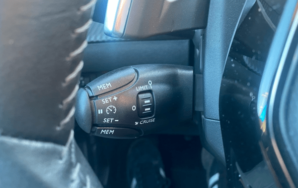 peugeot-2008-1-2-puretech-130ch-s-s-allure-pack-eat8 - 933664713