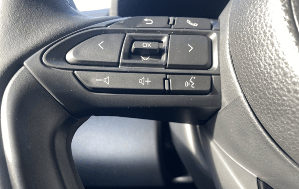 toyota-yaris-cross-130h-design-my25 - 934544713