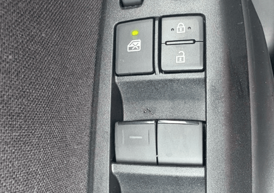 toyota-yaris-cross-130h-design-my25 - 934584713