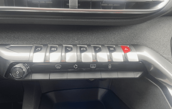 peugeot-3008-1-2-puretech-130ch-allure-s-s-eat8-109g - 935274713