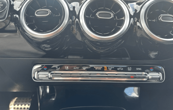 mercedes-classe-a-w177-200-163ch-amg-line-7g-dct - 936554713