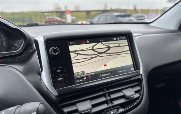 peugeot-208-affaire-1-2-puretech-82ch-s-s-premium-pack-euro6c - 937454713