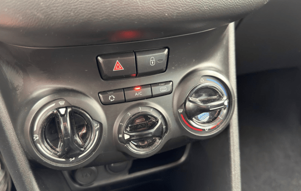 peugeot-208-affaire-1-2-puretech-82ch-s-s-premium-pack-euro6c - 937454713