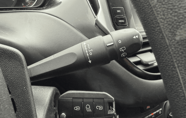 peugeot-208-affaire-1-2-puretech-82ch-s-s-premium-pack-euro6c - 937454713