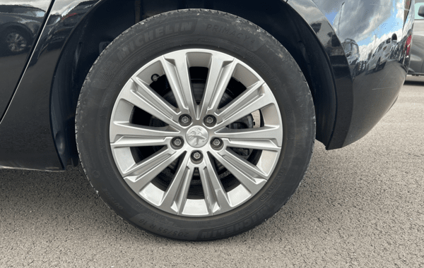 peugeot-308-1-5-bluehdi-130ch-s-s-allure-pack - 939334713