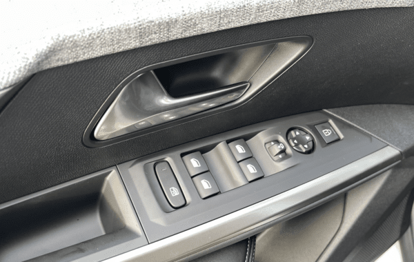 peugeot-3008-1-2-hybrid-145ch-allure-e-dcs6 - 939634713