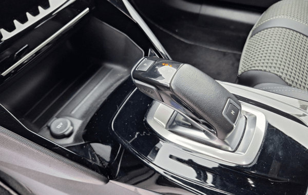 peugeot-2008-1-5-bluehdi-130ch-s-s-gt-eat8-125g - 940574713