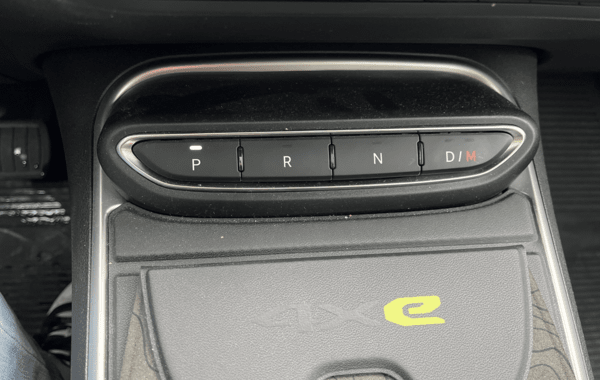 jeep-avenger-1-2-turbo-t3-136ch-mhev-upland-bvr6-4xe - 942244713