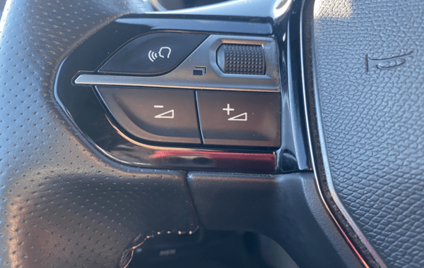 peugeot-2008-1-5-bluehdi-130ch-s-s-gt-eat8-125g - 942864713