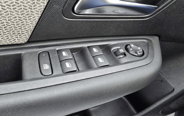 citroen-c4-puretech-130ch-s-s-shine-eat8 - 943374713