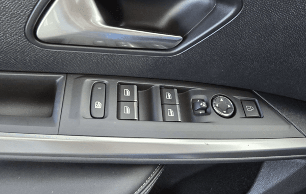 peugeot-5008-hybrid-145ch-gt-e-dcs6 - 943744713