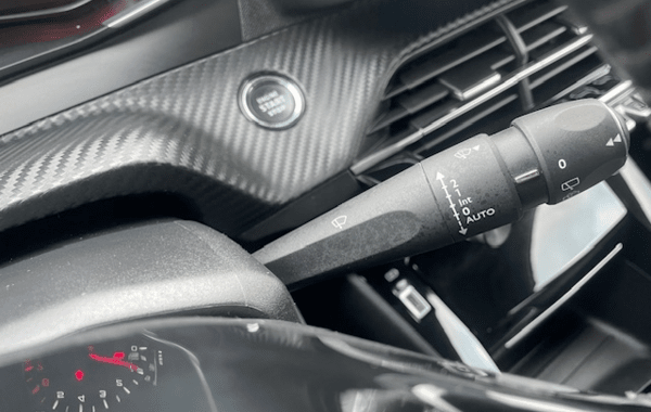 peugeot-208-1-2-puretech-100ch-s-s-allure-118g - 943914713