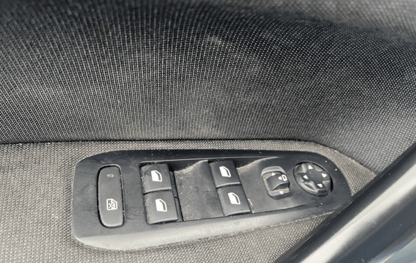 peugeot-308-1-2-puretech-130ch-s-s-allure-pack-eat8 - 944364713