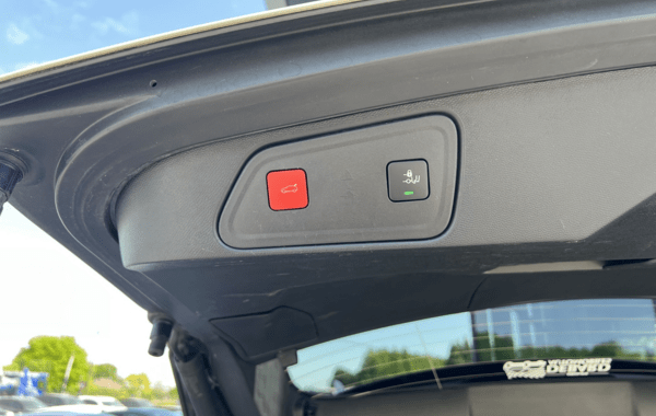 peugeot-3008-1-5-bluehdi-130ch-e6-c-gt-line-s-s-eat8 - 944674713