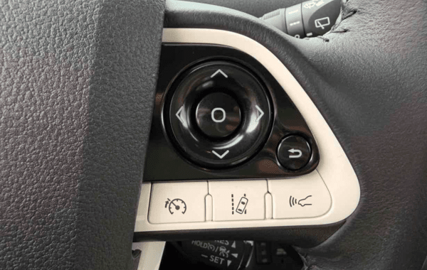 toyota-prius-122h-dynamic - 944954713