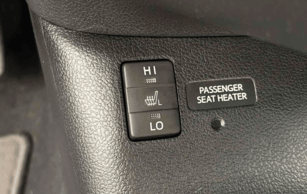 toyota-prius-122h-dynamic - 944954713