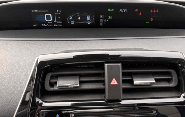 toyota-prius-122h-dynamic - 944954713