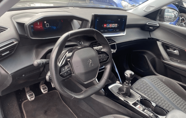 peugeot-2008-1-2-puretech-130ch-s-s-roadtrip - 945224713