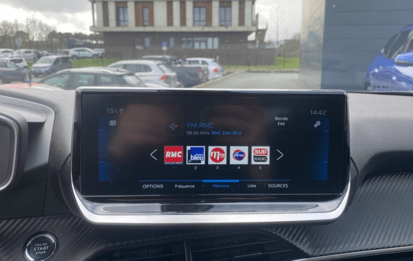 peugeot-2008-1-2-puretech-130ch-s-s-roadtrip - 945224713