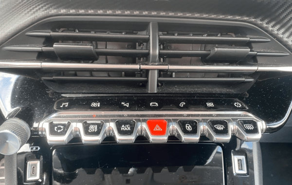 peugeot-2008-1-2-puretech-130ch-s-s-roadtrip - 945224713