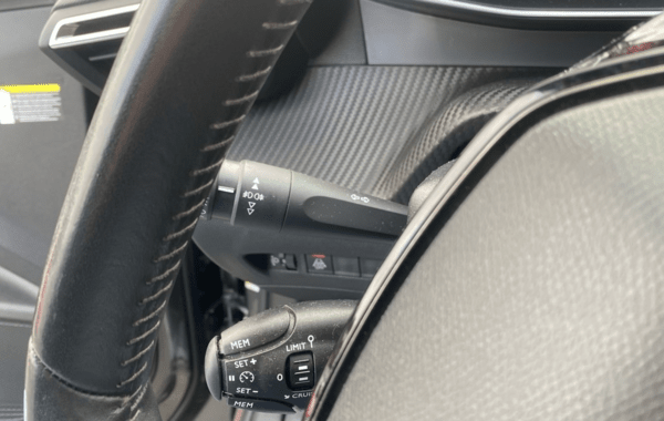 peugeot-2008-1-2-puretech-130ch-s-s-roadtrip - 945224713