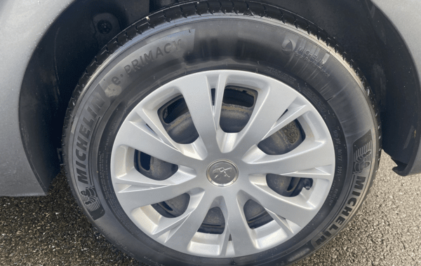 peugeot-208-affaire-1-2-puretech-82ch-s-s-premium-pack-euro6c - 945354713